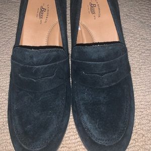 Bass size 6 suede heals